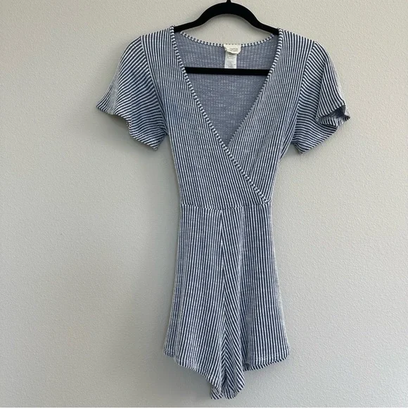 Striped Romper - Picture 2 of 6